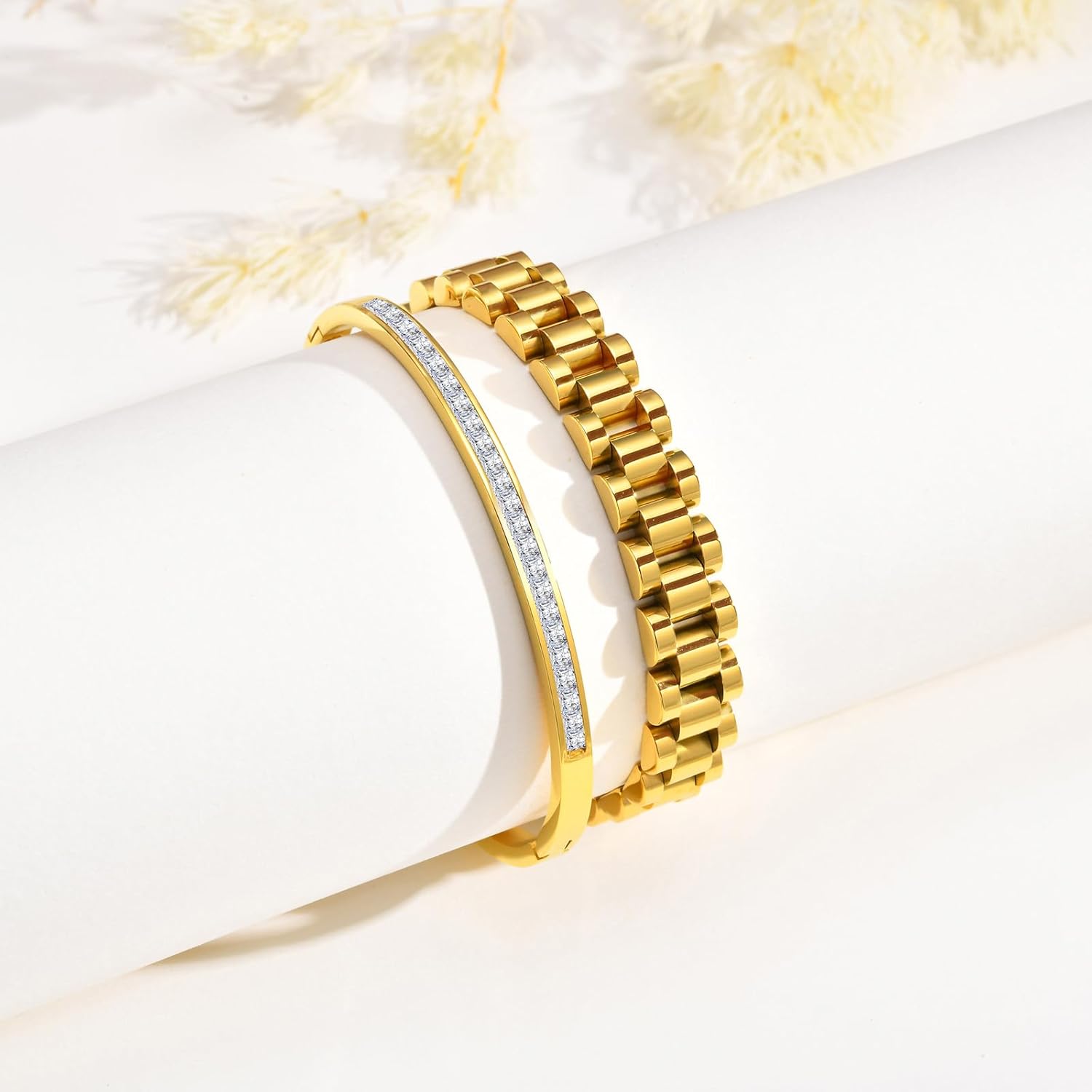 Gold and Glitter: How to Choose the Perfect Bauble